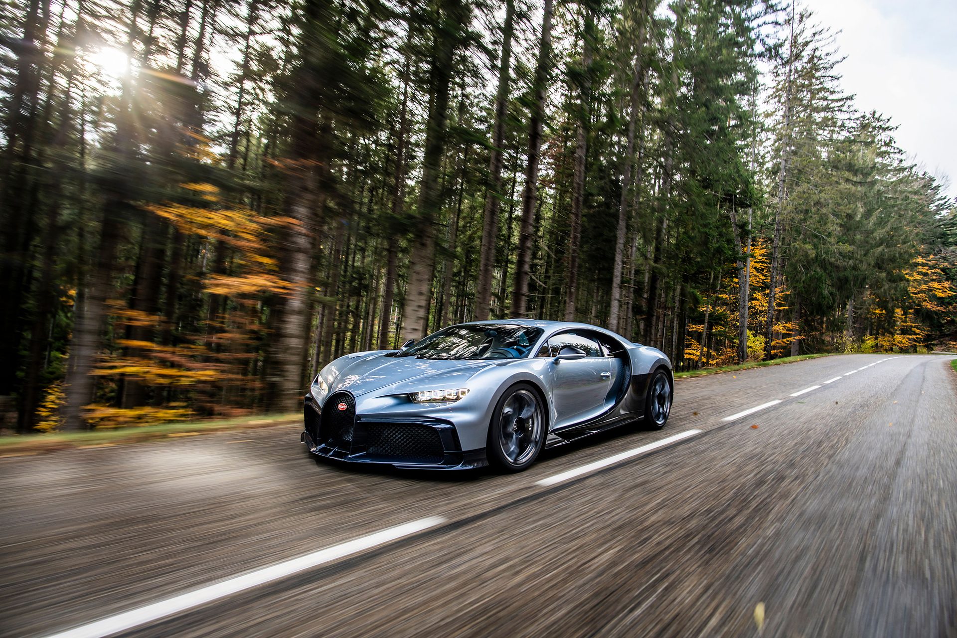 Bugatti Chiron in motion