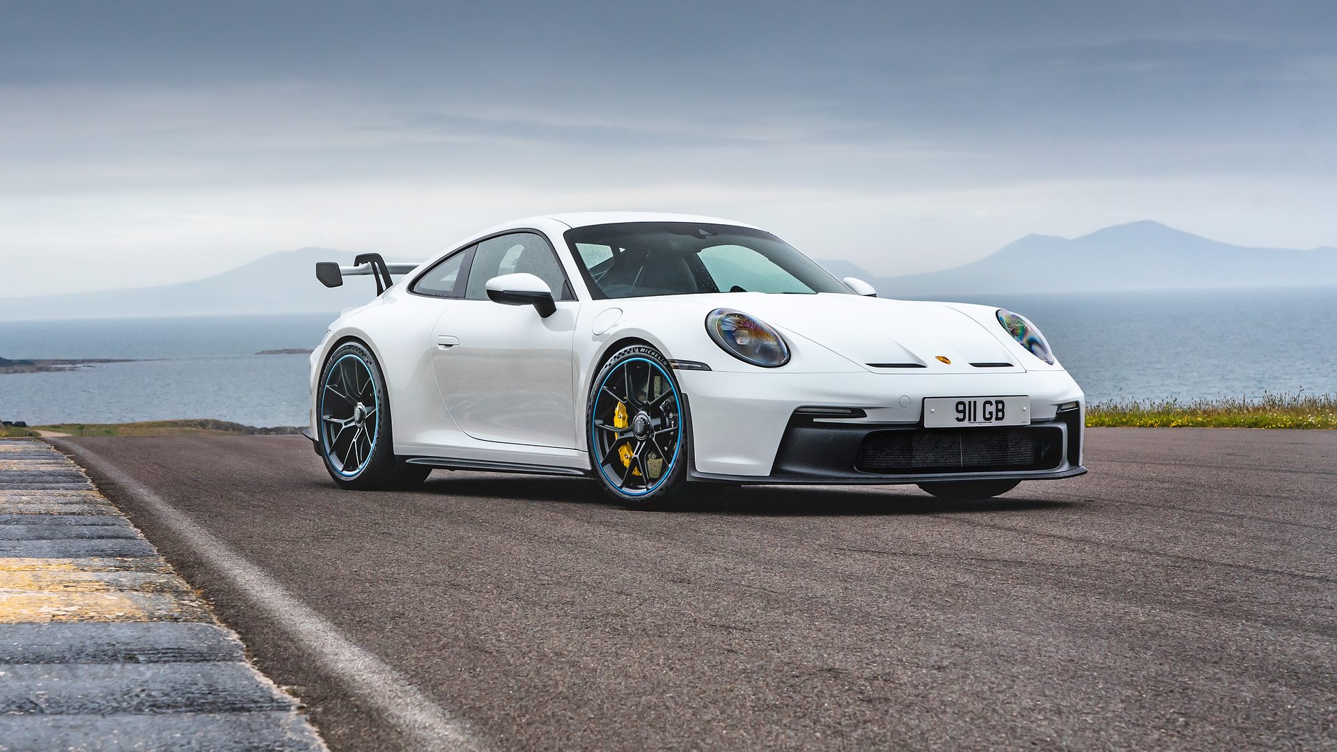 Porsche 911 GT3 RS coastal